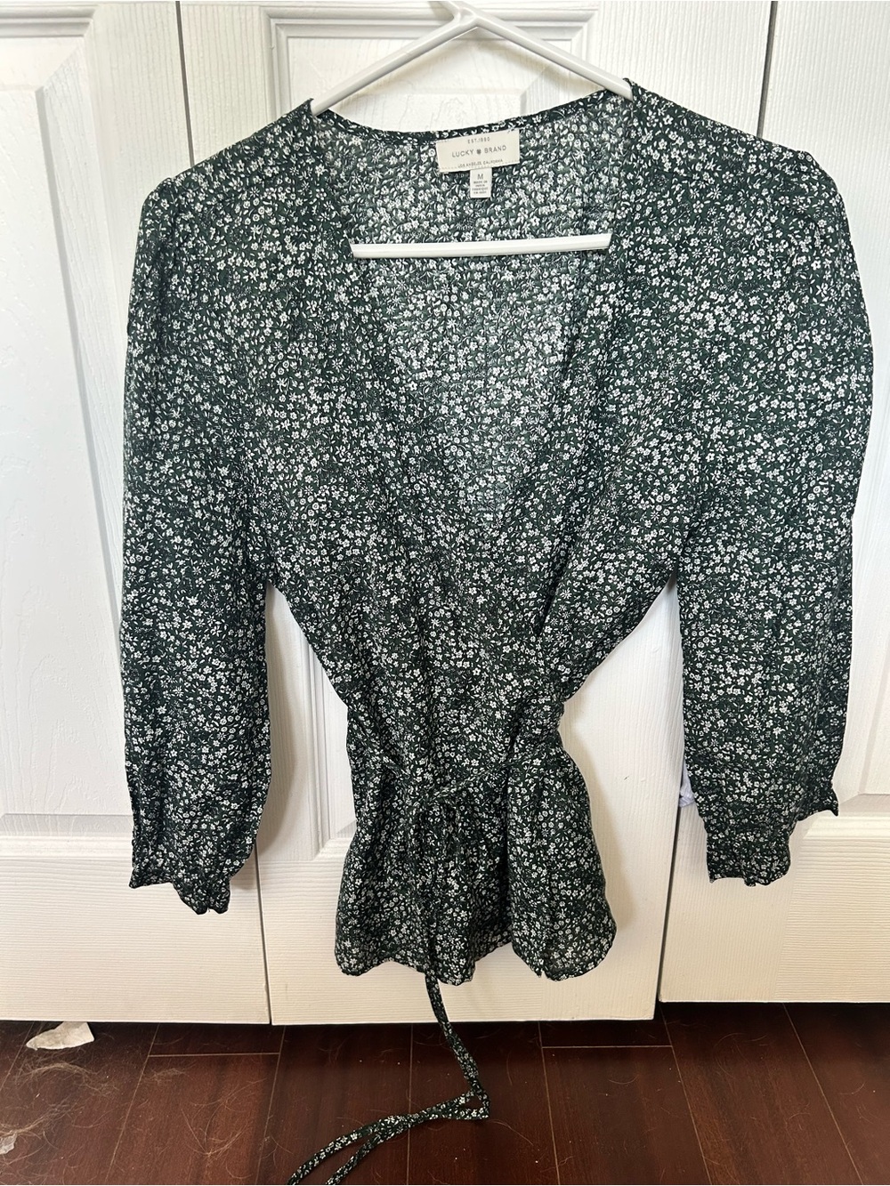 Lucky Brand Dark Green & White Floral Tie-Waist Blouse